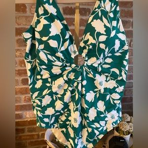 NWT Time and True Swimsuit Size X-LARGE (16-18)